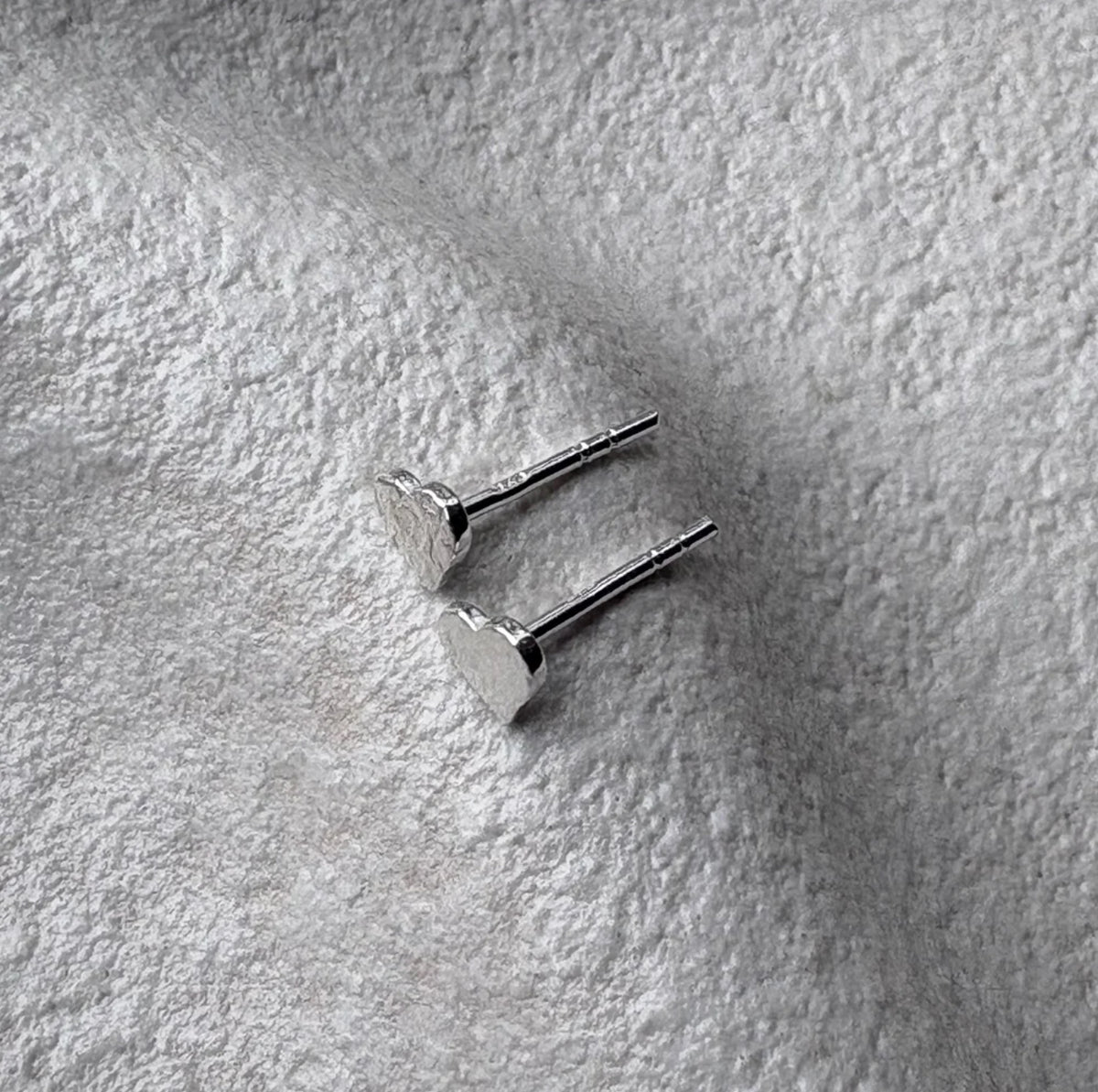 Bexter Heart Studs - Silver