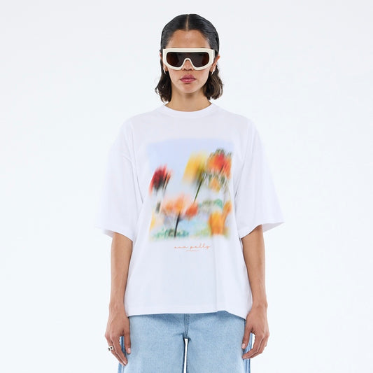 Blurred Daisy Tee