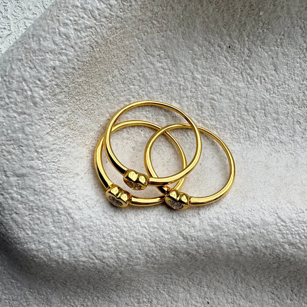 Petite Heart Ring Gold