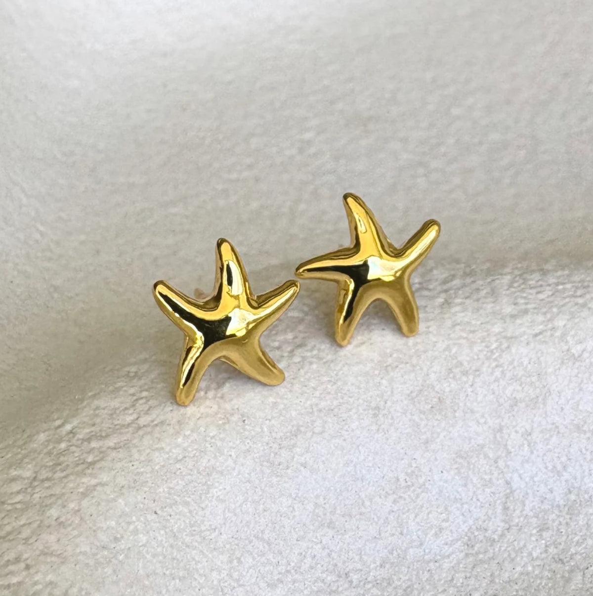 Sea Star Studs Gold