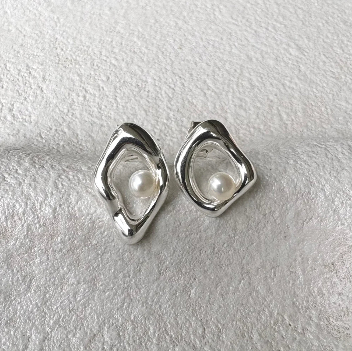 Mini Hera Earrings