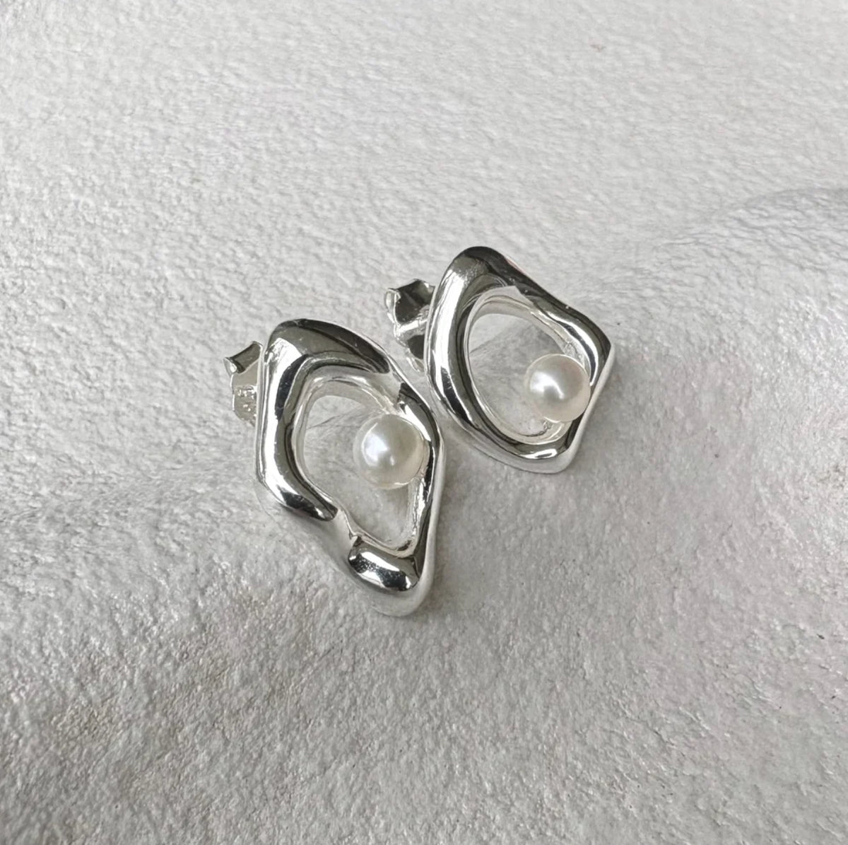 Mini Hera Earrings