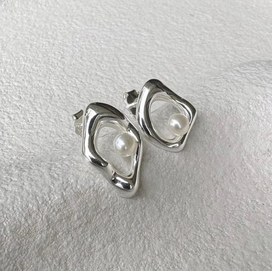 Mini Hera Earrings