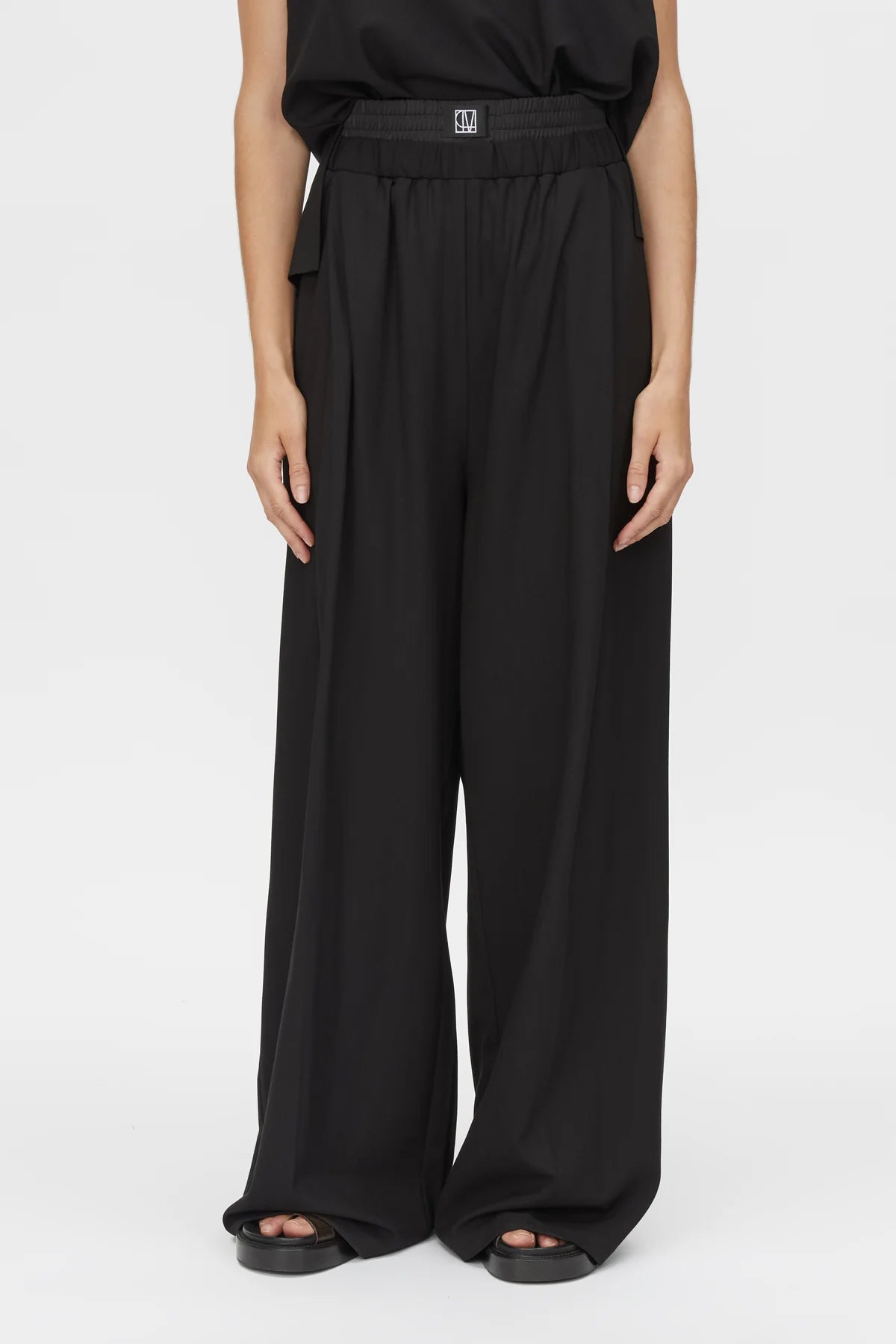 Aura Pant