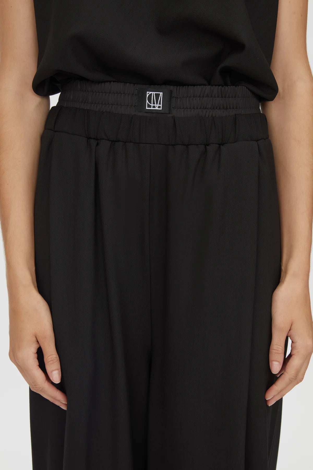Aura Pant