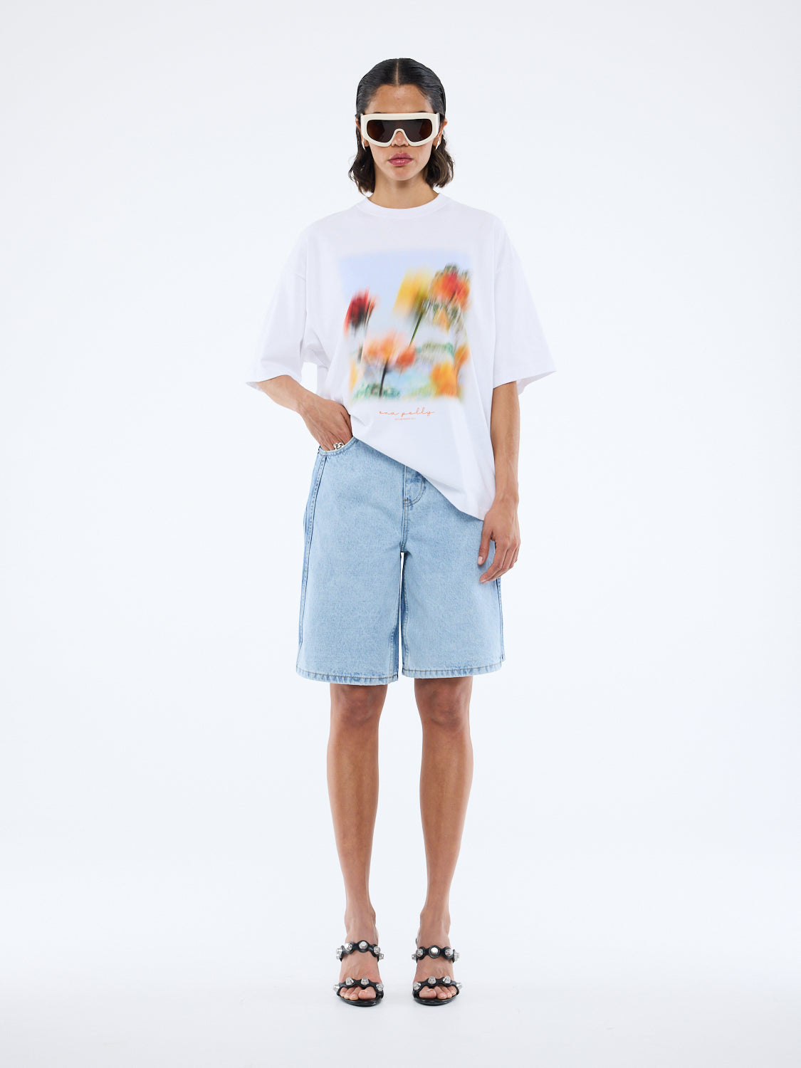Blurred Daisy Tee
