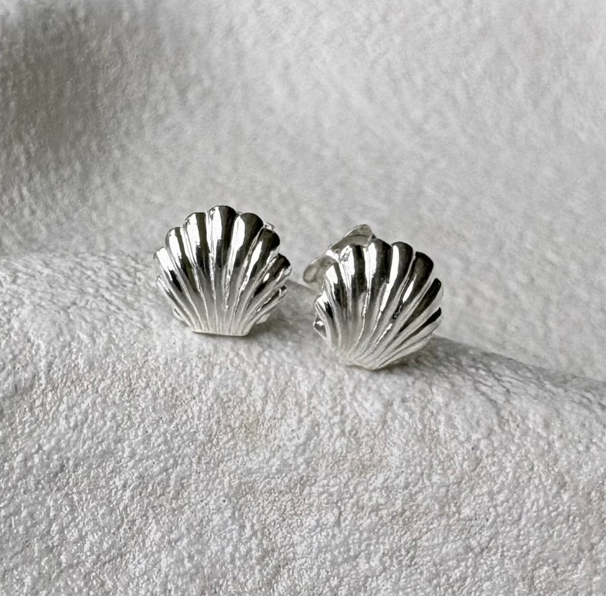 Clam Studs - Silver