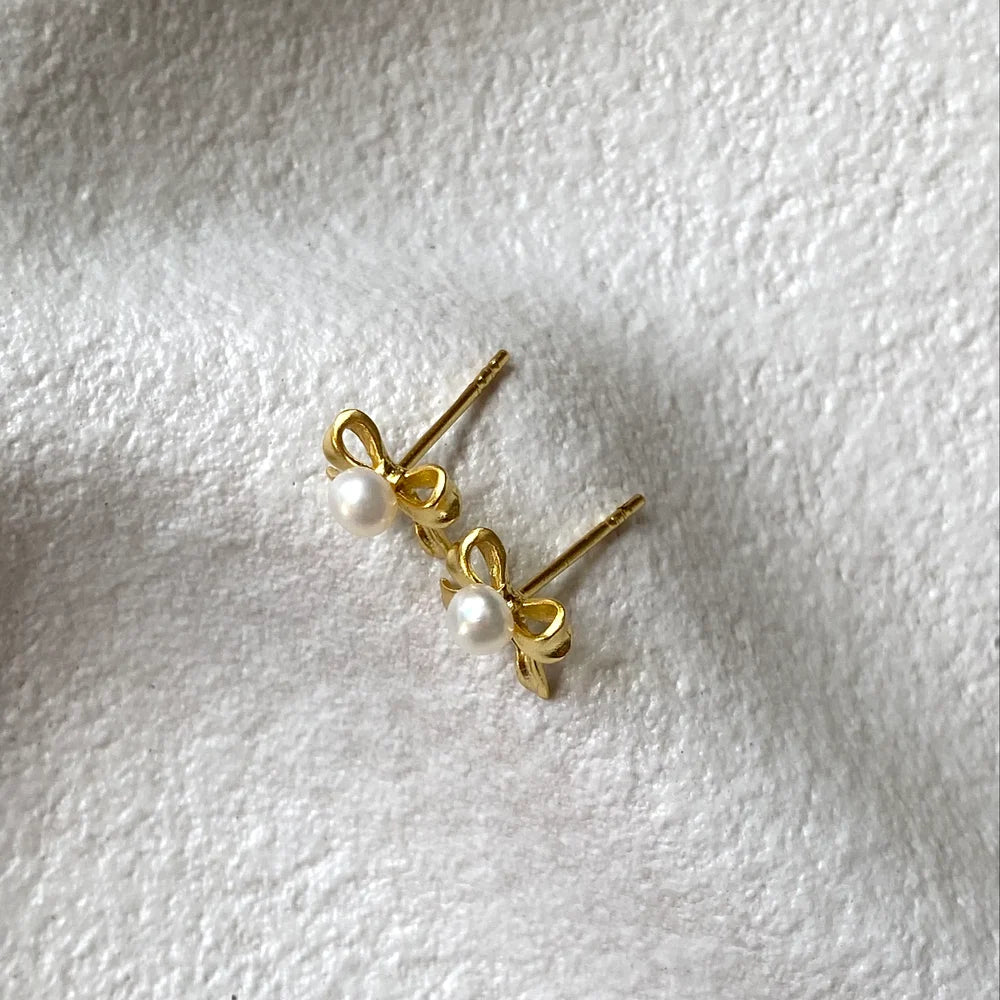 Ribbon Studs Gold