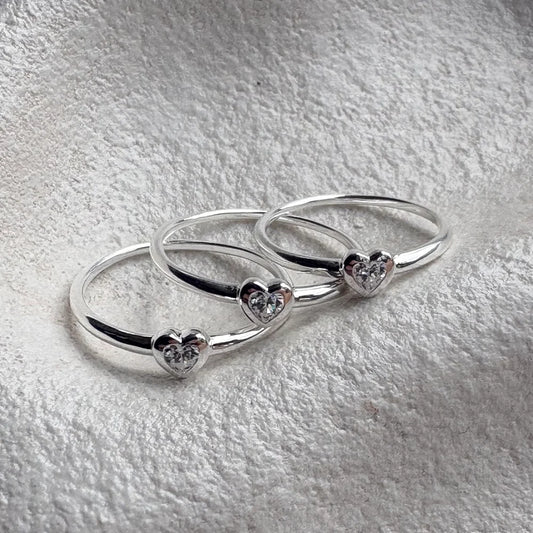 Petite Heart Ring Silver