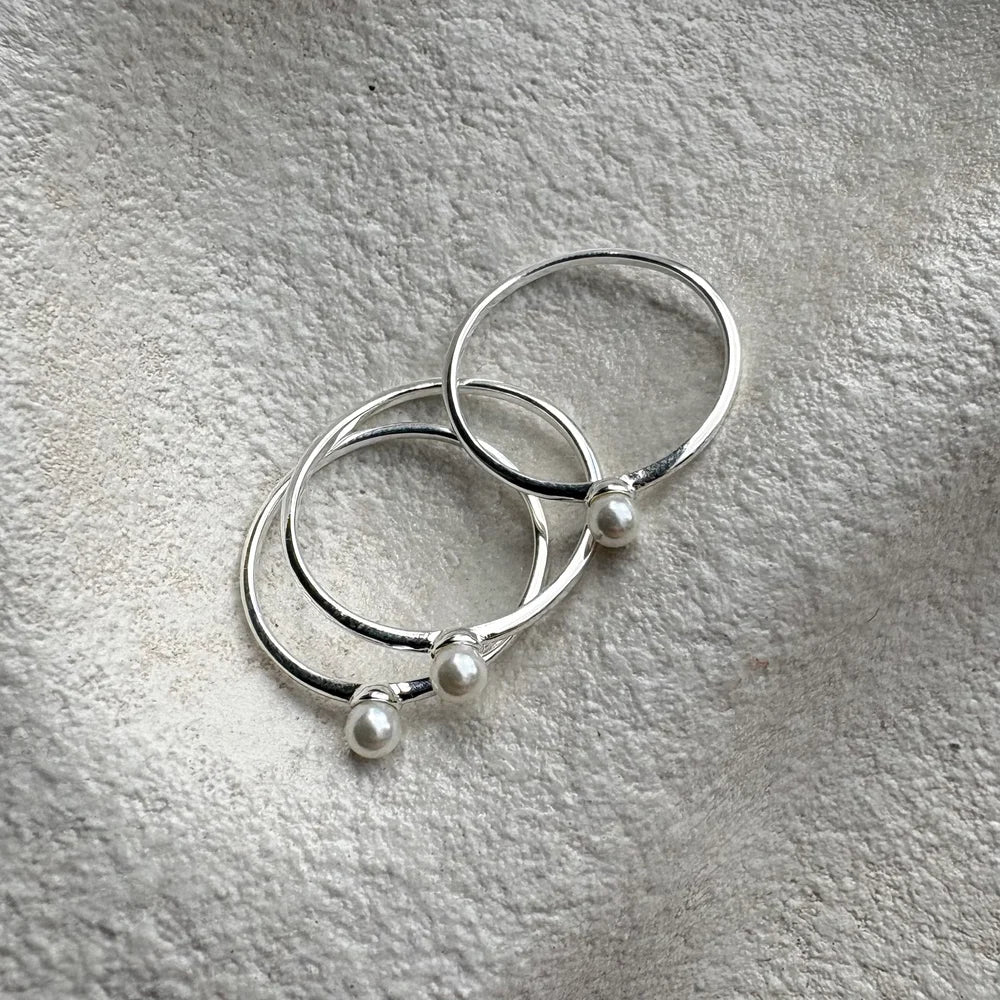 Petite Pearl Ring Silver