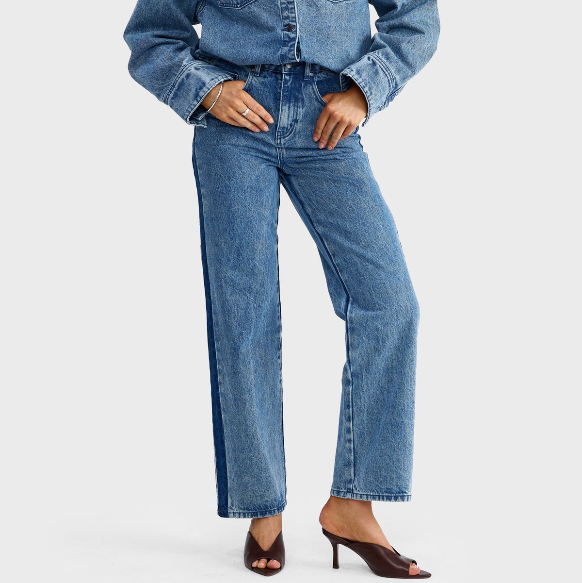 Cleo Contrast Side Panel Jean - Mid Blue