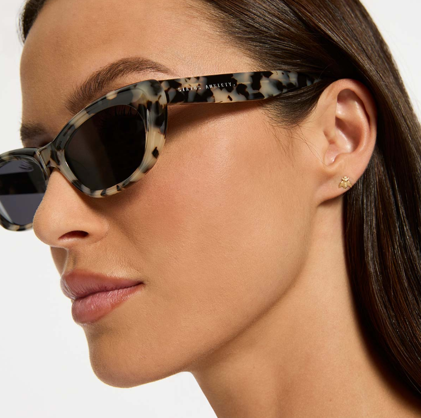 Sidelines Sunglasses - White tort